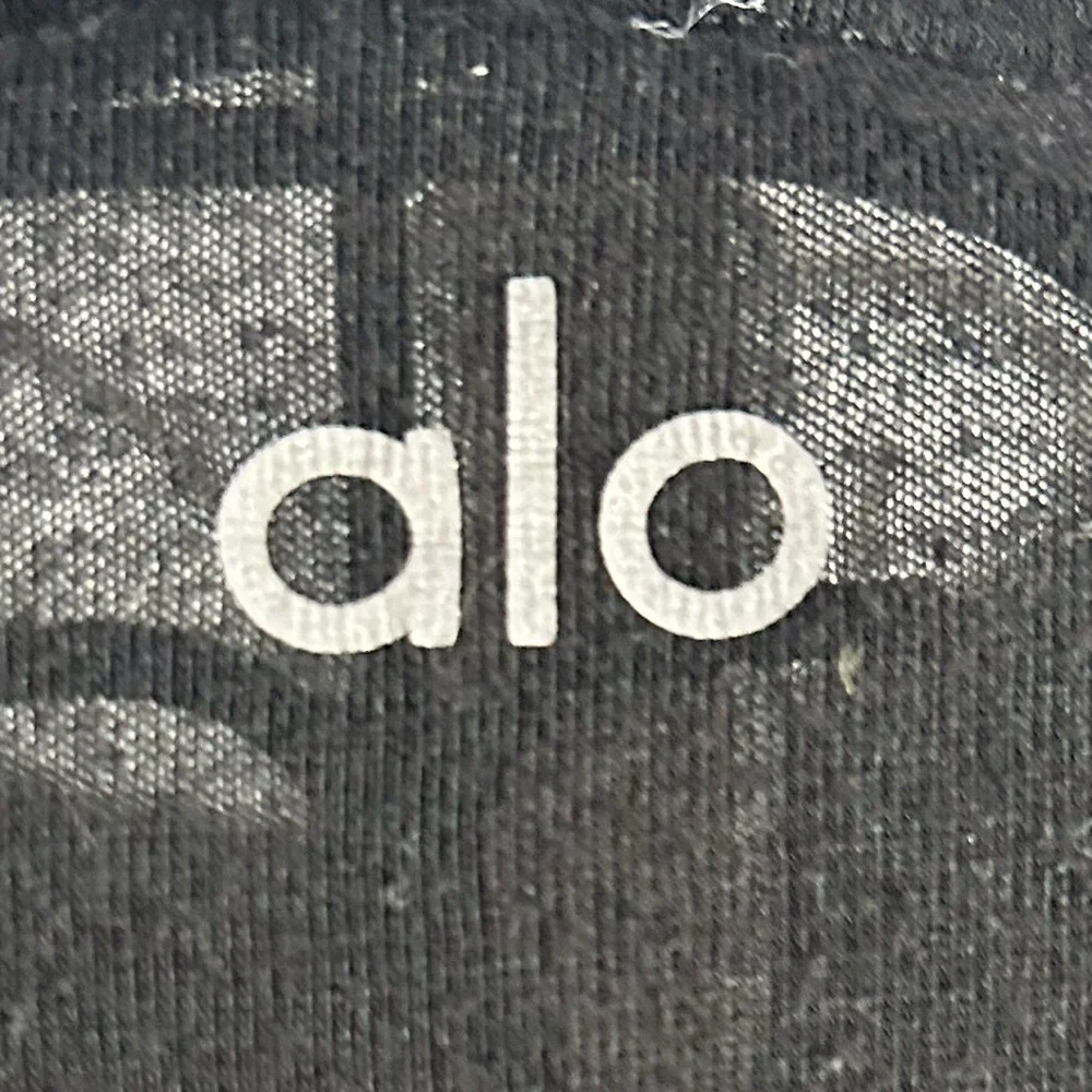 ALO Yoga sleek black